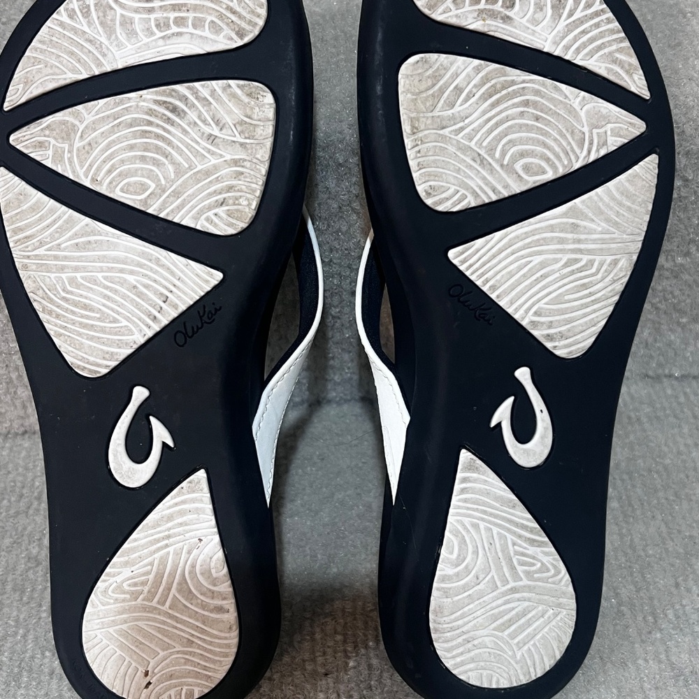 Olukai women's sandals size 6 - Picture 2 of 4
